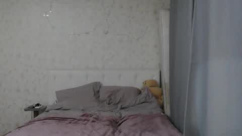 Snapshot of katekalen chatting on 10/21/25, 03:35 Kate Bunny online show from 10/21/25, 03:35