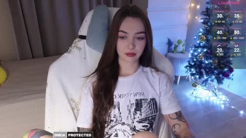 Snapshot of kateleoo chatting on 12/13/24, 01:01 Im Kate online show from 12/13/24, 01:01