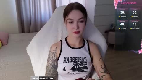 Snapshot of kateleoo chatting on 09/12/25, 12:16 Im Kate online show from 09/12/25, 12:16