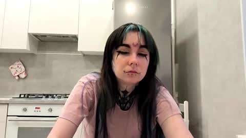 Snapshot of katelynnjenness chatting on 01/07/26, 07:33 Milana online show from 01/07/26, 07:33