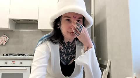 Snapshot of katelynnjenness chatting on 02/02/26, 06:12 Milana online show from 02/02/26, 06:12