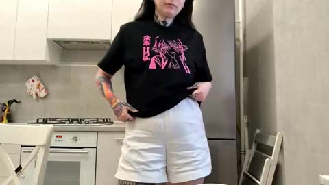 Snapshot of katelynnjenness chatting on 02/03/26, 06:40 Milana online show from 02/03/26, 06:40