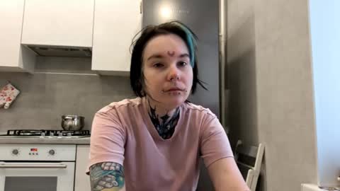 Snapshot of katelynnjenness chatting on 02/17/26, 06:10 Milana online show from 02/17/26, 06:10