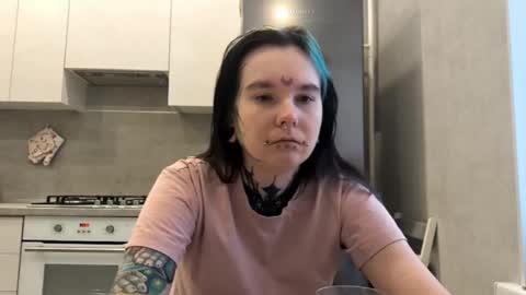 Snapshot of katelynnjenness chatting on 02/20/26, 06:26 Milana online show from 02/20/26, 06:26