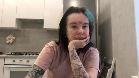 Snapshot of katelynnjenness chatting on 02/24/26, 04:10 Milana online show from 02/24/26, 04:10