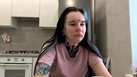 Snapshot of katelynnjenness chatting on 03/05/26, 06:09 Milana online show from 03/05/26, 06:09