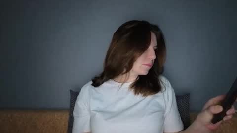 Snapshot of katemorana chatting on 11/25/25, 12:49 KateMorana online show from 11/25/25, 12:49