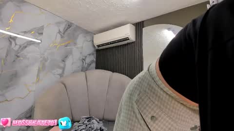 Im Katherine but call me Kate  online show from 02/18/25, 12:06