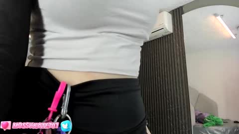 Im Katherine but call me Kate  online show from 02/22/25, 12:08