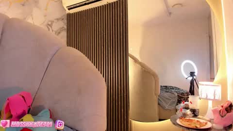 Im Katherine but call me Kate  online show from 03/09/25, 08:29