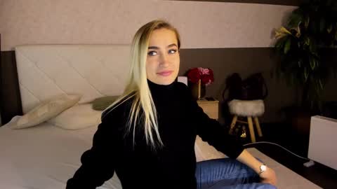 KateOwyns online show from 12/04/24, 01:09