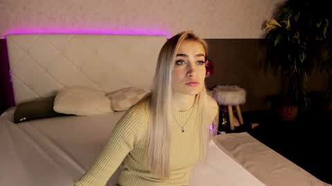 KateOwyns online show from 12/08/24, 01:14