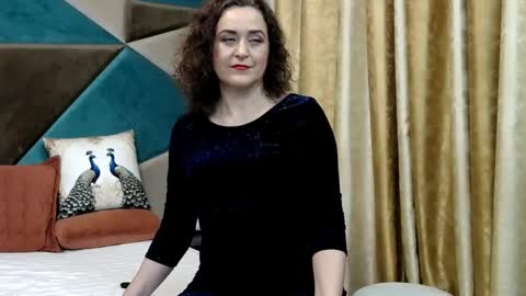 KateQueenston --  online show from 06/05/26, 09:53