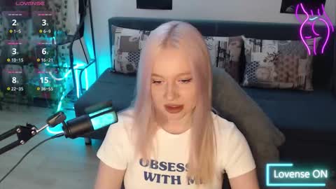 Lisa online show from 11/14/25, 02:27