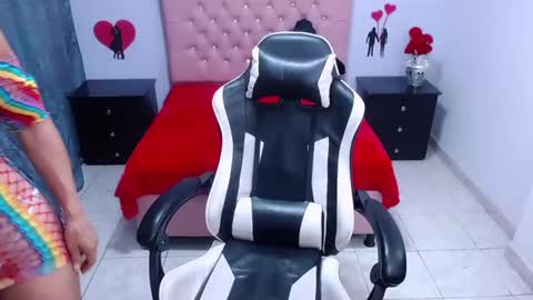 kate Tompson online show from 02/17/25, 04:15