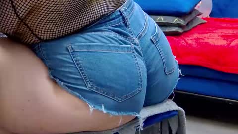 Snapshot of katewalker_ chatting on 02/12/25, 12:37 Kate online show from 02/12/25, 12:37