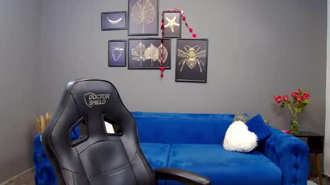 Kate online show from 02/17/25, 06:15