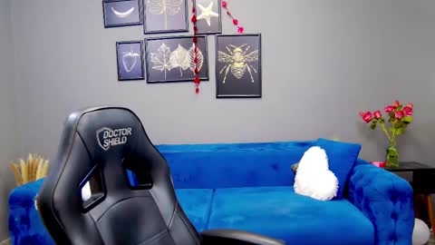 Snapshot of katewalker_ chatting on 02/19/25, 09:14 Kate online show from 02/19/25, 09:14