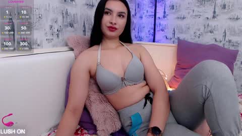 Snapshot of katexlove233 chatting on 01/10/25, 11:43 Kate online show from 01/10/25, 11:43