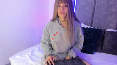 Snapshot of kathegomez_ chatting on 01/05/25, 03:13 KatheGomez online show from 01/05/25, 03:13