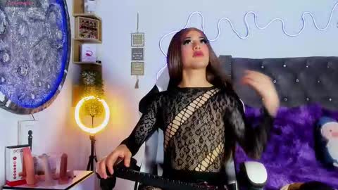 katherine_rose_ online show from 10/11/25, 10:30