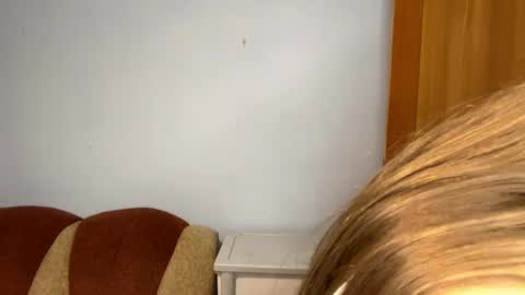 Elizabeth online show from 03/25/26, 04:24