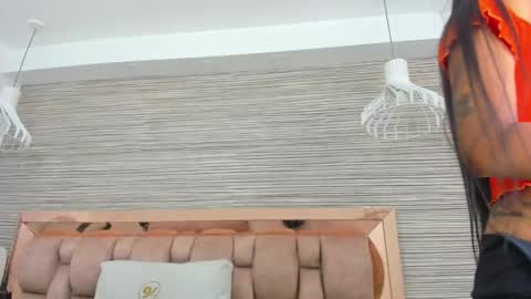 Snapshot of kathia_dumons_ chatting on 12/16/25, 11:59 KATHIA online show from 12/16/25, 11:59