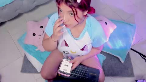 Snapshot of kathia_saenz chatting on 02/18/25, 03:31 Kathia online show from 02/18/25, 03:31