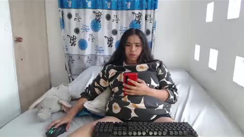 Snapshot of kathiie_ chatting on 02/21/25, 08:38 K A T H I E online show from 02/21/25, 08:38