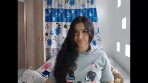 Snapshot of kathiie_ chatting on 02/25/25, 05:58 K A T H I E online show from 02/25/25, 05:58