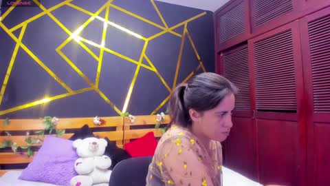 Snapshot of kathina_giraldo chatting on 12/27/24, 01:07 Paola online show from 12/27/24, 01:07