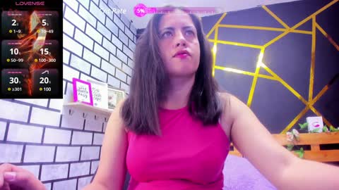 Snapshot of kathina_giraldo chatting on 12/28/24, 01:17 Paola online show from 12/28/24, 01:17