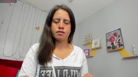Snapshot of kathina_giraldo chatting on 01/30/25, 01:21 Paola online show from 01/30/25, 01:21