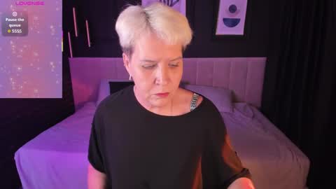 Snapshot of kathy_sunn chatting on 03/28/26, 01:33 Kathy online show from 03/28/26, 01:33