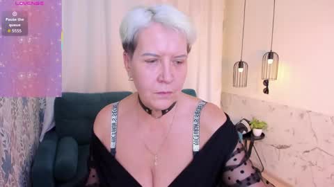 Snapshot of kathy_sunn chatting on 04/01/26, 01:12 Kathy online show from 04/01/26, 01:12