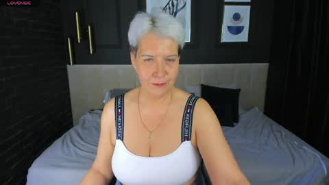 Snapshot of kathy_sunn chatting on 04/28/26, 01:38 Kathy online show from 04/28/26, 01:38