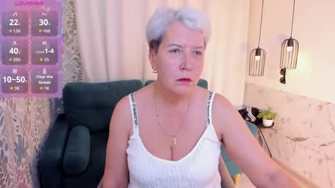 Snapshot of kathy_sunn chatting on 05/18/26, 01:17 Kathy online show from 05/18/26, 01:17