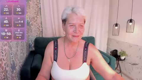 Snapshot of kathy_sunn chatting on 06/10/26, 03:00 Kathy online show from 06/10/26, 03:00