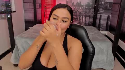 Snapshot of katia_bigboobs11 chatting on 10/23/25, 10:36 Katia online show from 10/23/25, 10:36