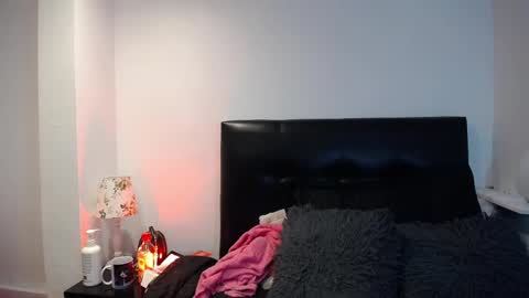 Snapshot of katia_bss chatting on 02/21/25, 02:48 katia_bss online show from 02/21/25, 02:48