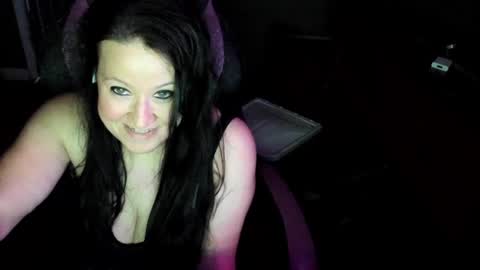 Snapshot of katie227 chatting on 12/05/24, 02:31 Katie online show from 12/05/24, 02:31