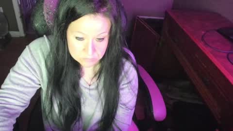 Snapshot of katie227 chatting on 12/15/24, 04:18 Katie online show from 12/15/24, 04:18