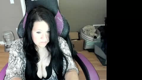 Snapshot of katie227 chatting on 01/30/25, 05:09 Katie online show from 01/30/25, 05:09