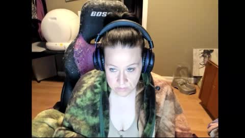 Snapshot of katie227 chatting on 01/14/26, 02:28 Katie online show from 01/14/26, 02:28