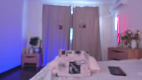 Snapshot of katie_ness chatting on 03/10/26, 01:27 Kate online show from 03/10/26, 01:27