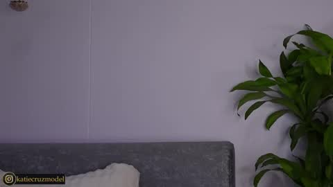 Katie online show from 10/03/25, 11:18