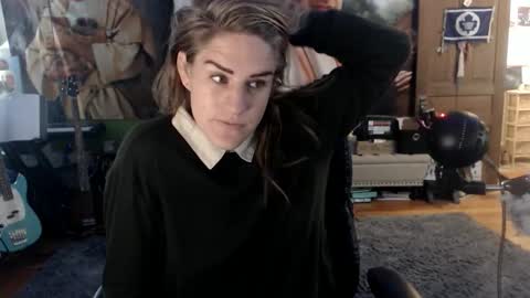 Katie online show from 10/15/25, 03:17