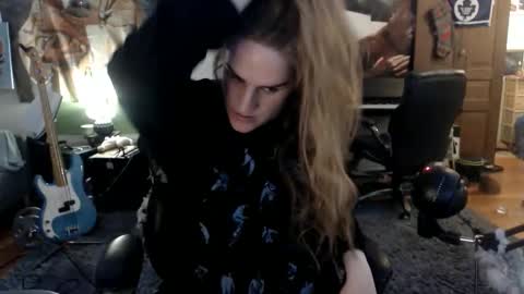 Katie online show from 05/01/26, 03:55