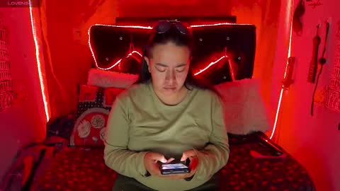 Snapshot of katieeandsharon chatting on 11/08/25, 01:44 SHARON KATIEE online show from 11/08/25, 01:44