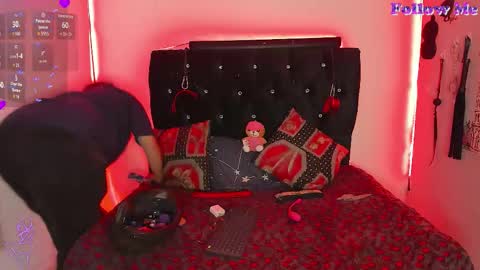 Snapshot of katieeandsharon chatting on 02/03/26, 12:21 SHARON KATIEE online show from 02/03/26, 12:21